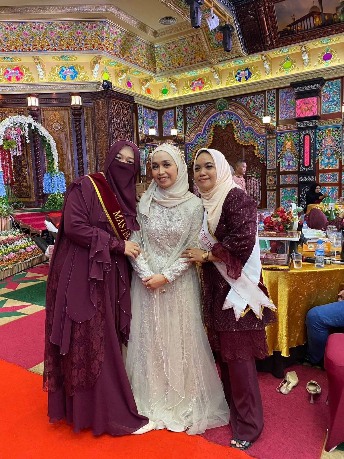 Perjalanan dan komunitas Fira Store
