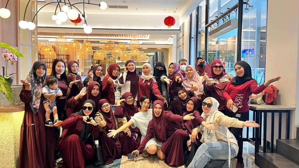 Perjalanan dan komunitas Fira Store