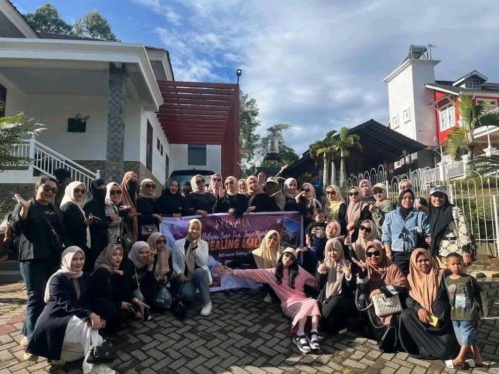 Perjalanan dan komunitas Fira Store