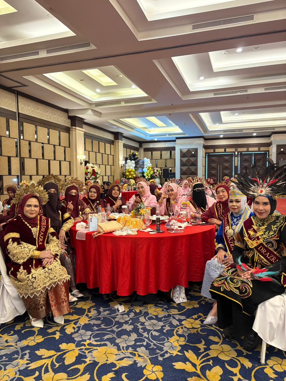Perjalanan dan komunitas Fira Store